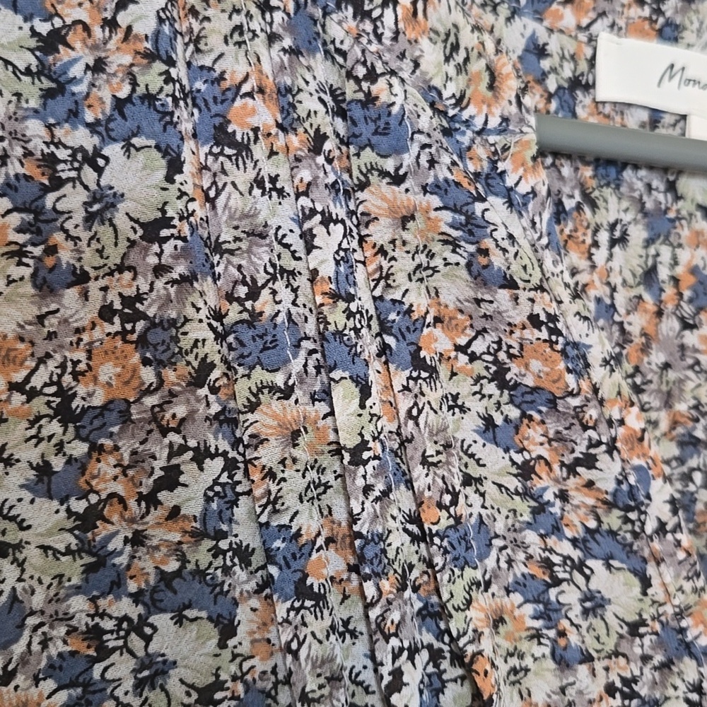 Monday Fun | Blue Floral Flowy Cap Sleeve Top Size Large - Picture 6 of 9